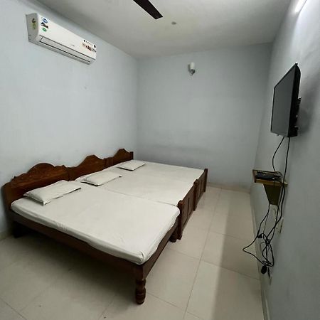 The Alp Hotel Madurai Buitenkant foto