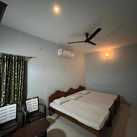 The Alp Hotel Madurai Buitenkant foto
