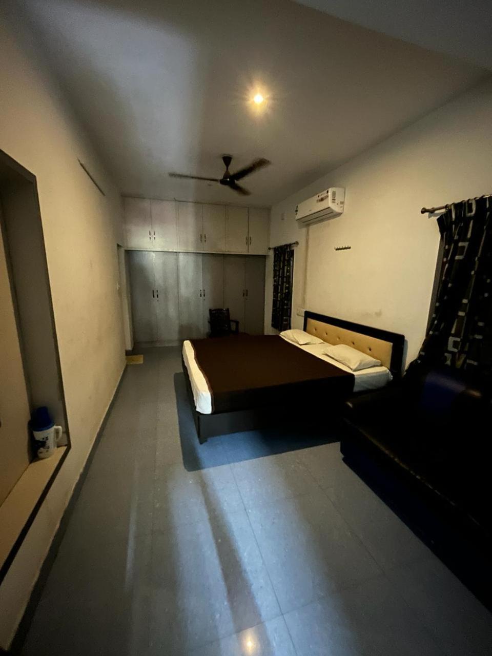 The Alp Hotel Madurai Buitenkant foto
