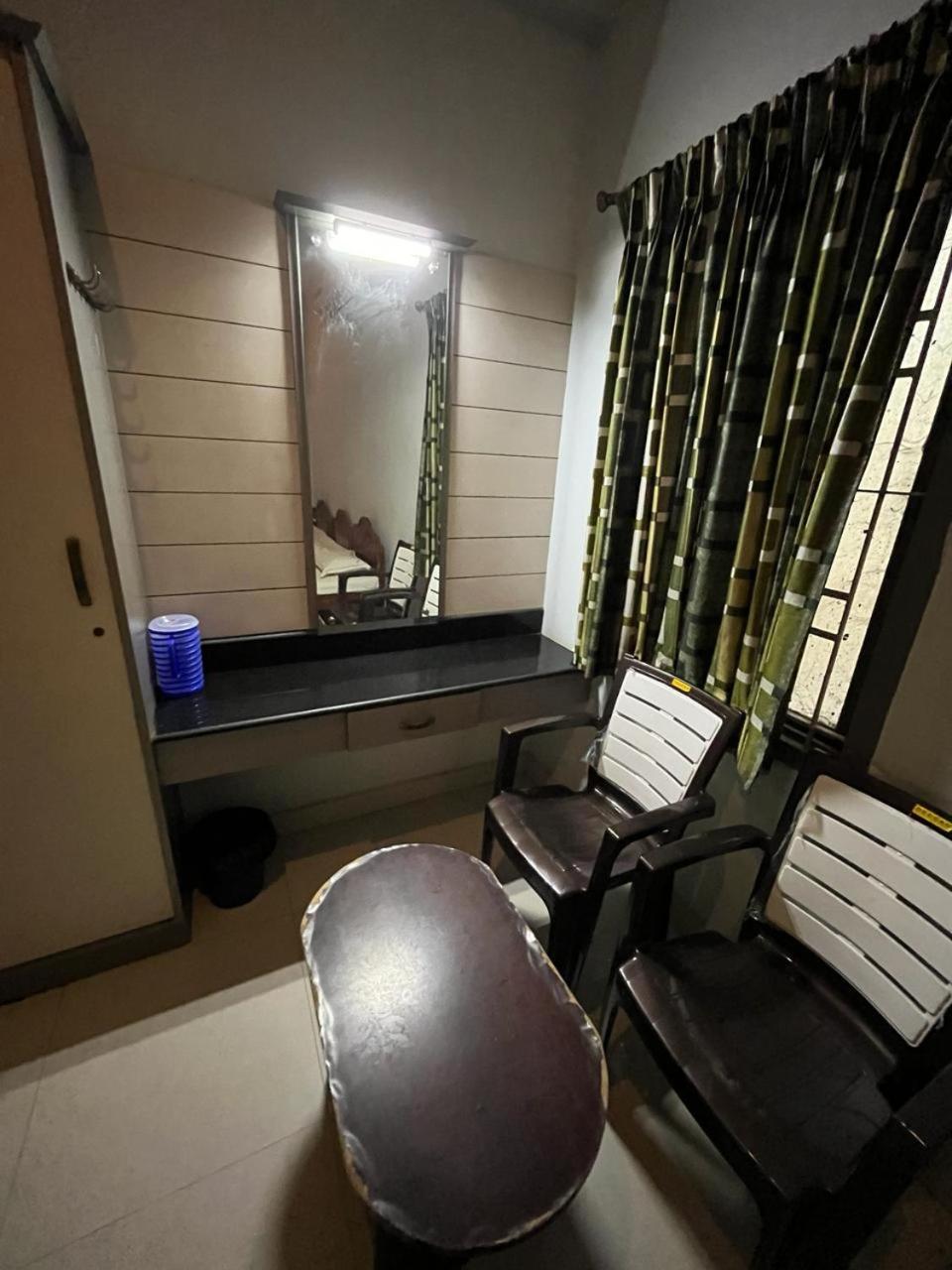 The Alp Hotel Madurai Buitenkant foto