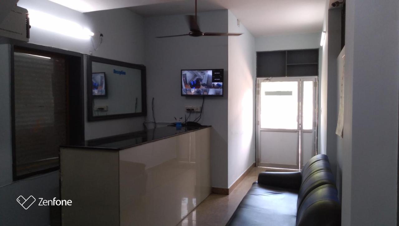 The Alp Hotel Madurai Buitenkant foto