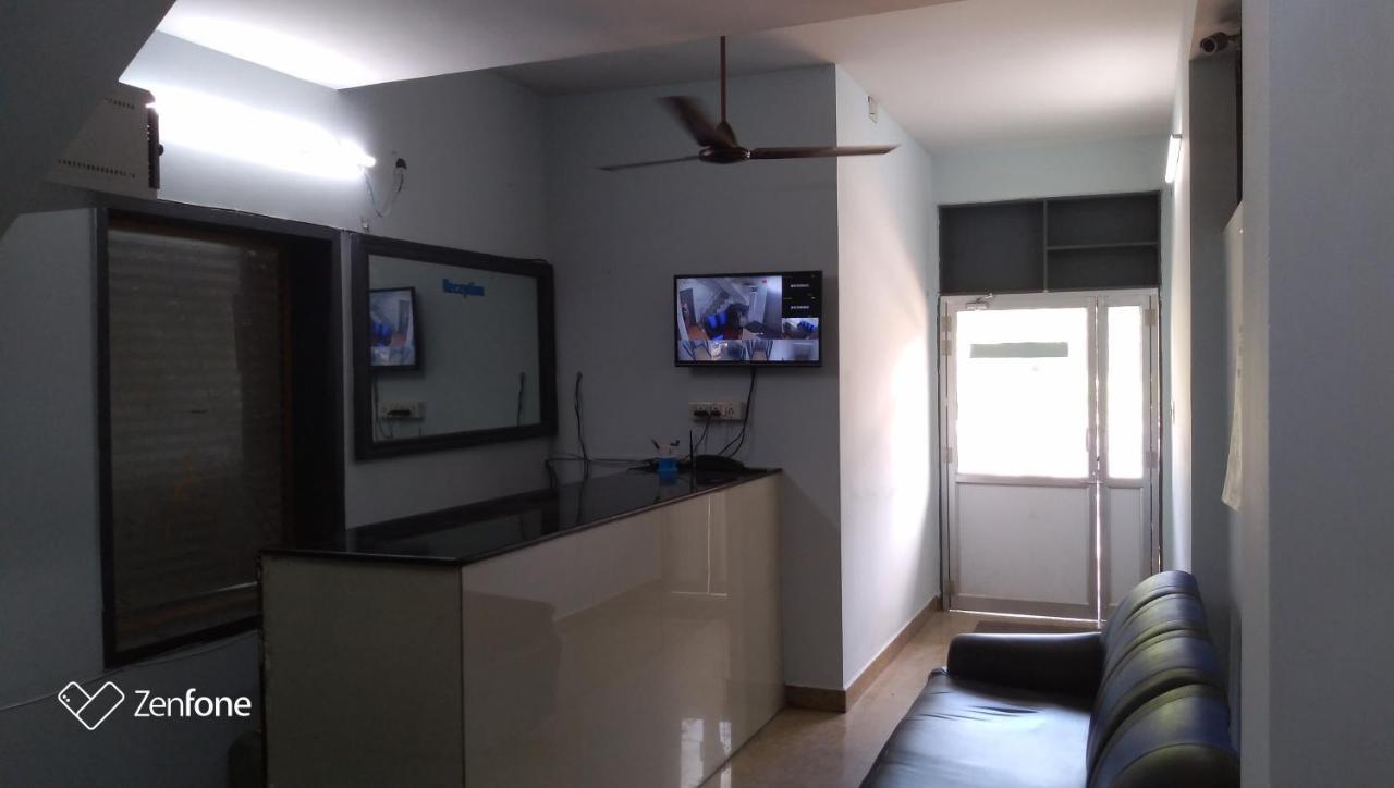The Alp Hotel Madurai Buitenkant foto